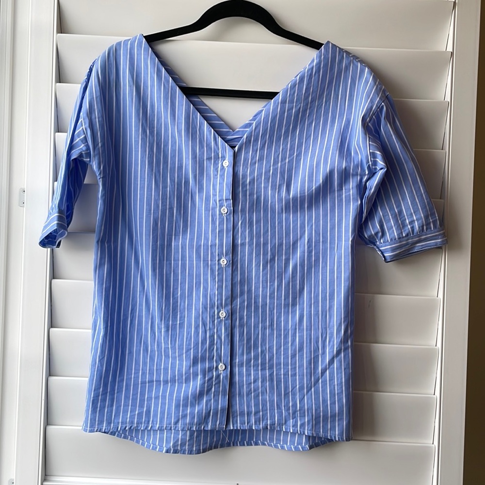 Fashion Nova came close top blue/white striped off the shoulder button down XS